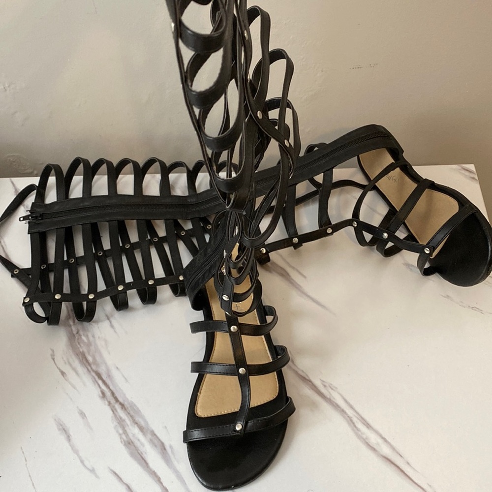 Twisted Wide Width Black Gladiator Sandals